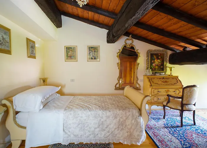 Отель Dorigny Dimora Storica Con Giardino E Parcheggio Gratuito 3*