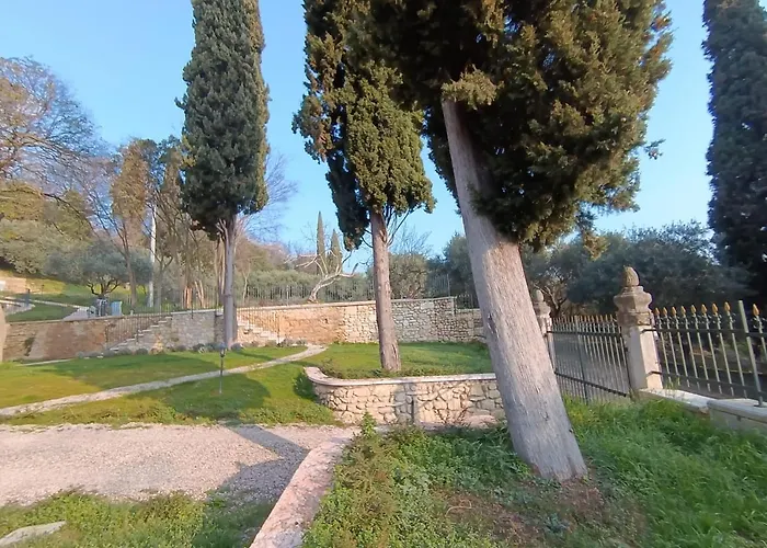 Отель Dorigny Dimora Storica Con Giardino E Parcheggio Gratuito Верона